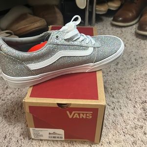 Sparkly vans kids size 6 i am a size 8 in women’s and they fit